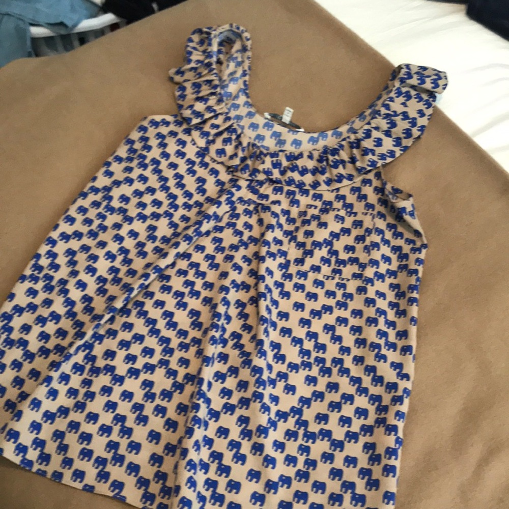 Sleeveless blouse with print